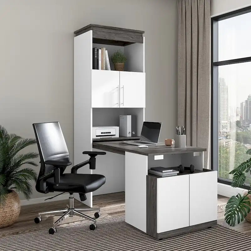 Armoires hautes avec portes et tables pliantes