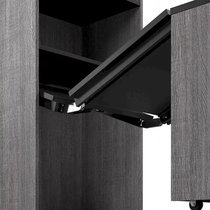 Armoires hautes avec portes et tables pliantes
