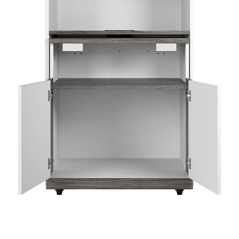 Armoires hautes avec portes et tables pliantes